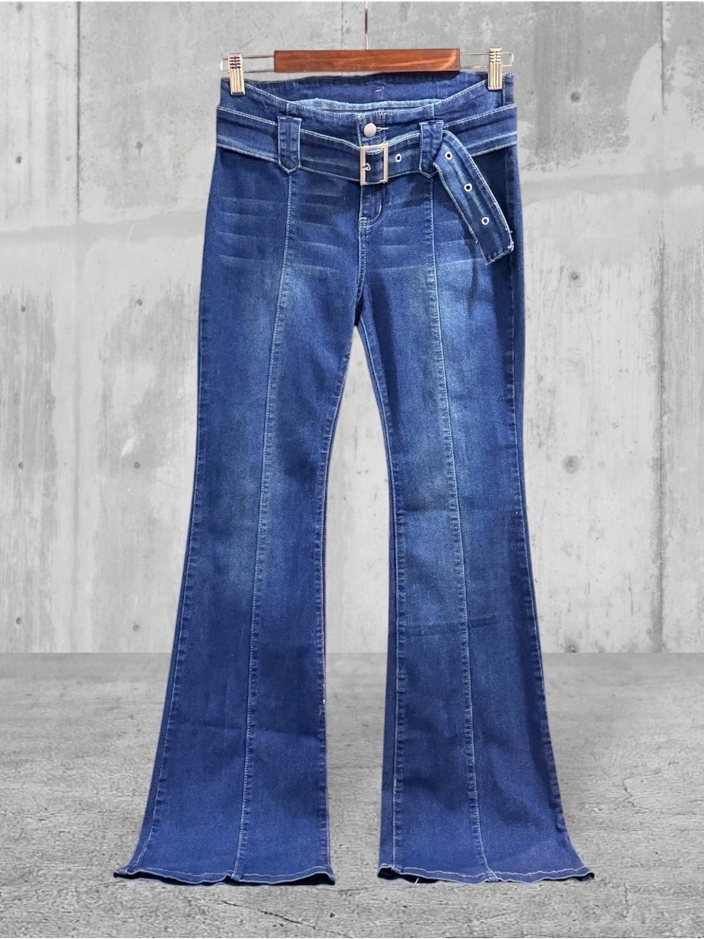 SHEIN Women's Flare Leg Belted Jean Impeccable Condition Size 32